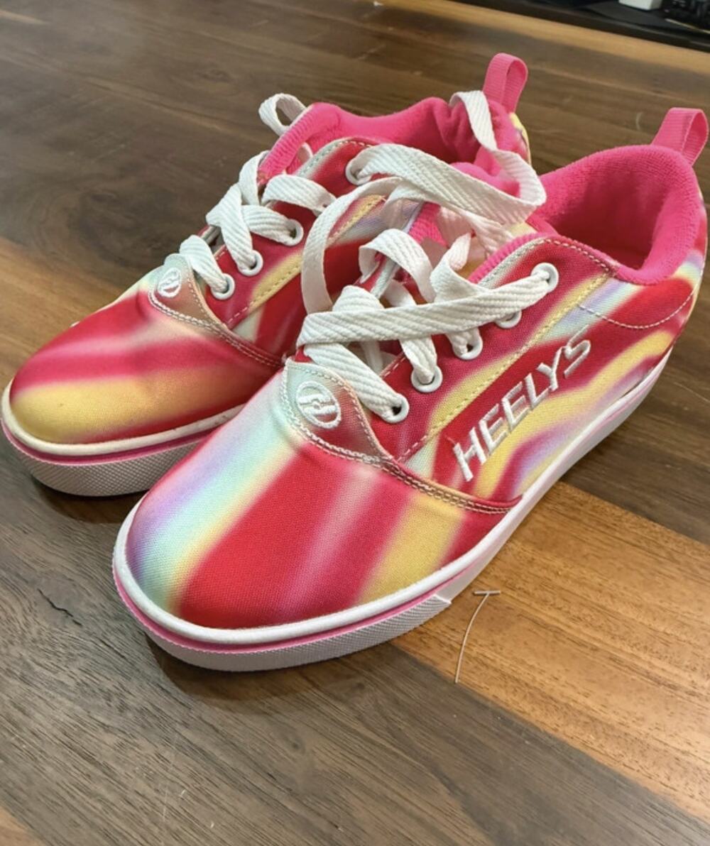 Heelys Shoes Youth Size 3 Pink Canvas Wheeled Skate Sneakers Casual